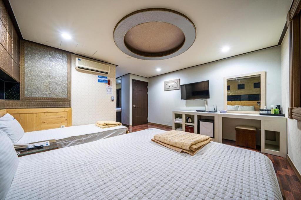 Sky Hotel Čchangwon Exteriér fotografie