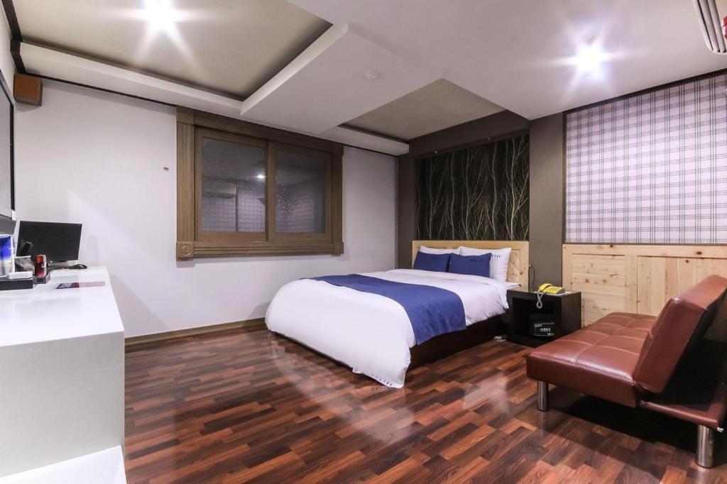 Sky Hotel Čchangwon Exteriér fotografie
