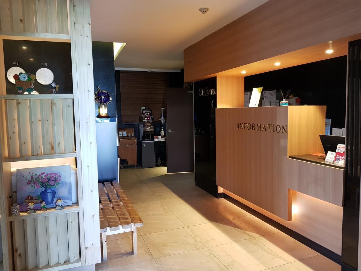 Sky Hotel Čchangwon Exteriér fotografie